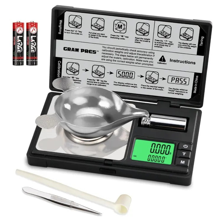 GRAM PRES pocket scale with a bowl, batteries, tweezers and scoop